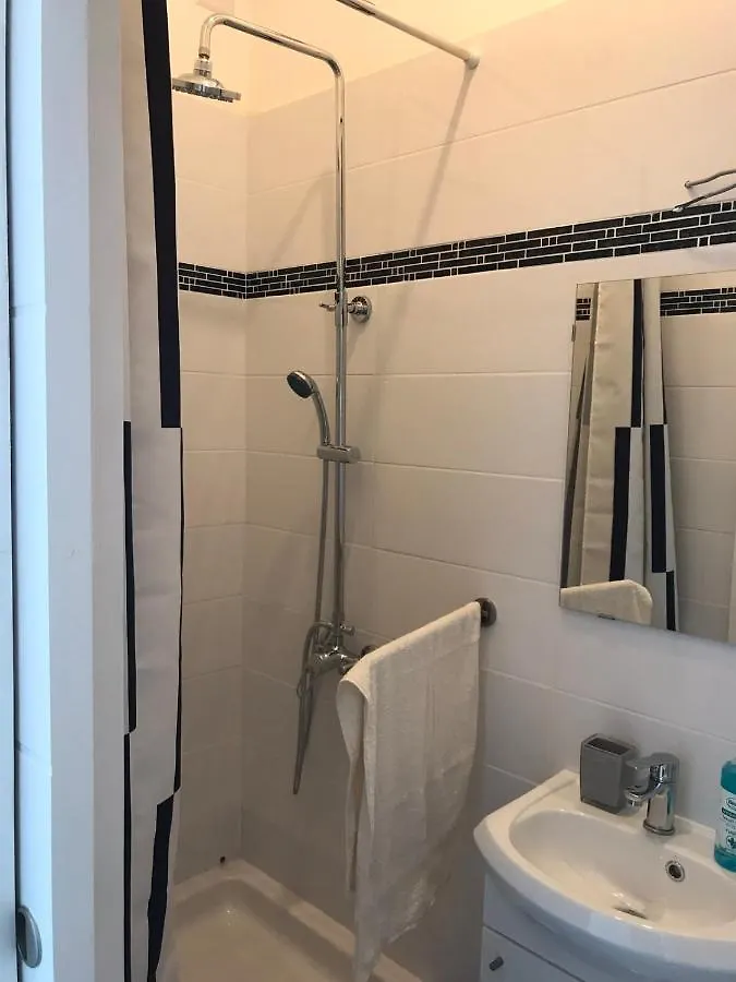 Studio Apartmani Paola Rijeka 0*,
