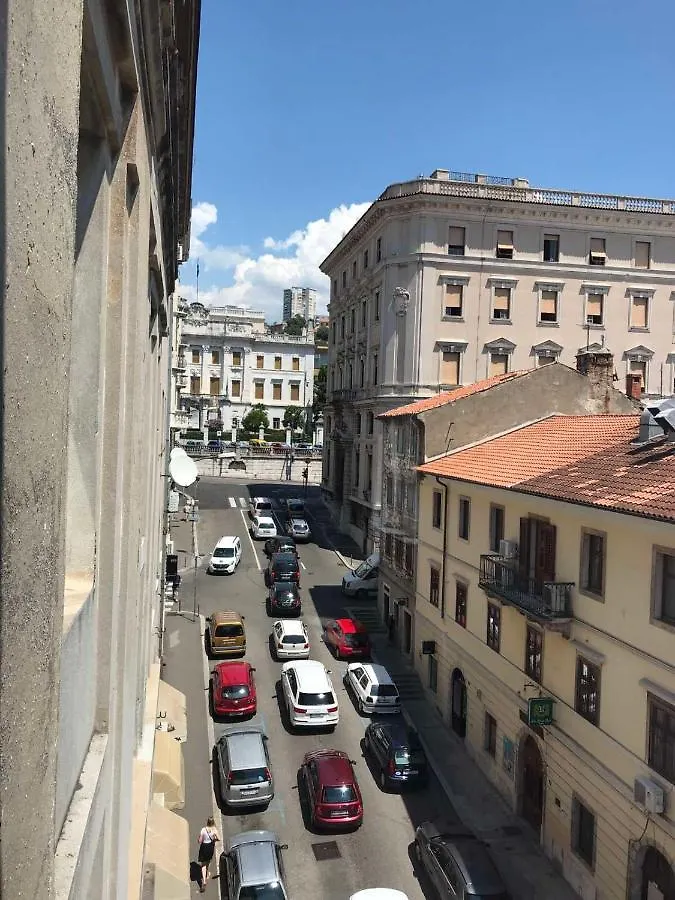 Studio Apartmani Paola Rijeka Apartamento