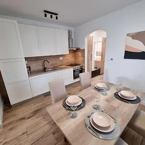 Lovre Apartment Zadar